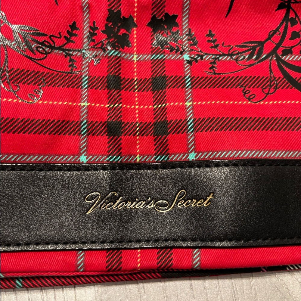 NWT Victoria’s Secret Red and Black Plaid Tote Bag - Picture 11 of 14
